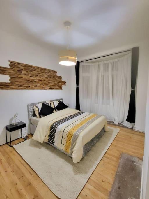 Appartement Style Haussmannien 1 Bedroom Bruksela Zewnętrze zdjęcie
